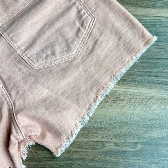 American Eagle Mid Rise Utility Pocket Shorts Light Pink Raw Frayed Hem Size 6 - Picture 11 of 13